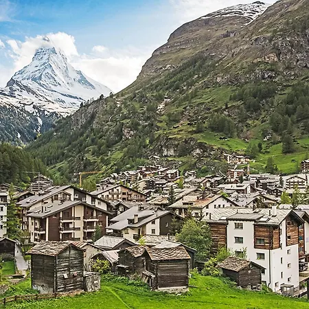 Laurin-2 By Interhome شقة زيرمات